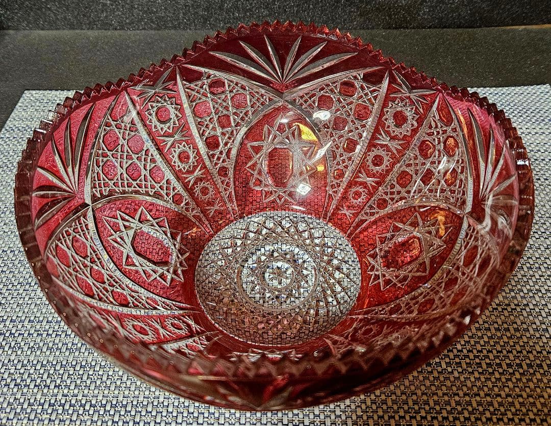 輸入品フランス製　赤被せ　クリスタル　カットガラスボール　切子ボール　オブジェ