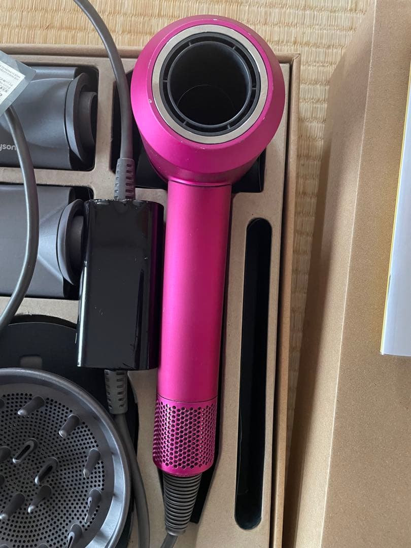 ダイソン　ドライヤー　Dyson Supersonic ヘアドライヤー ピンク