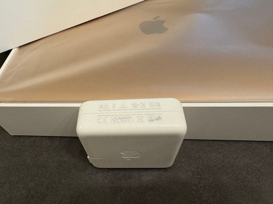 MacBook air13 256G / Beats ヘッドフォン　充電器