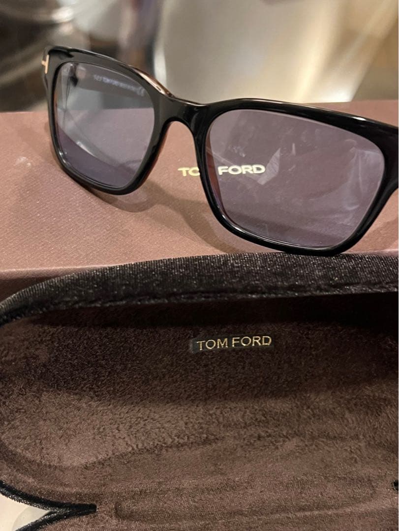 トムフォードレンズカラー薄め人気