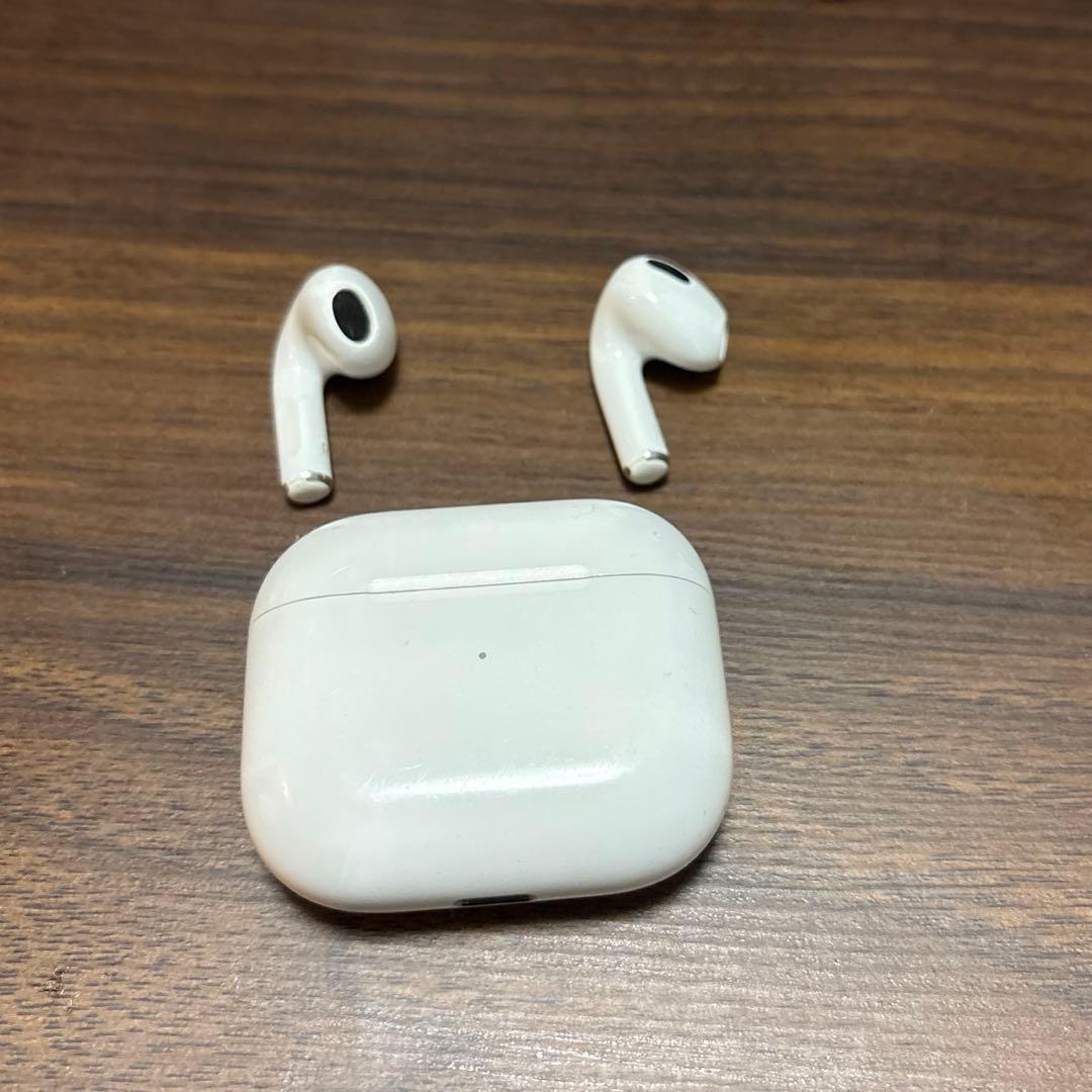 赤*い様 AirPods3