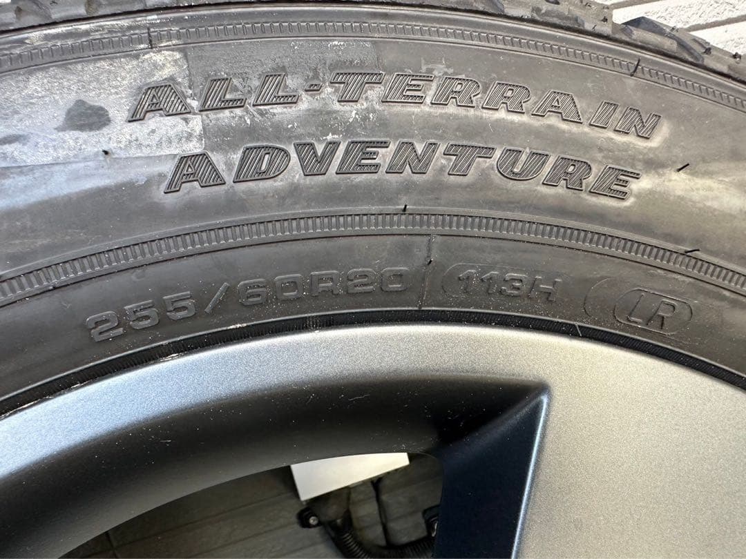 値下げしました！ ディフェンダー20インチ純正タイヤホイールセット(新品未使用)