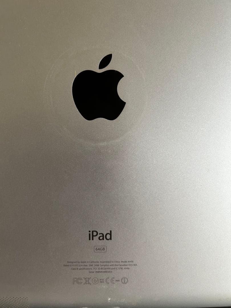 iPad 本体　64GB シルバー　中古　wi-fiモデル