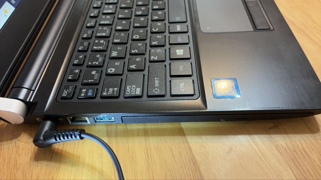 東芝 R73/A Core i5-6300U メモリ16GB SSD250