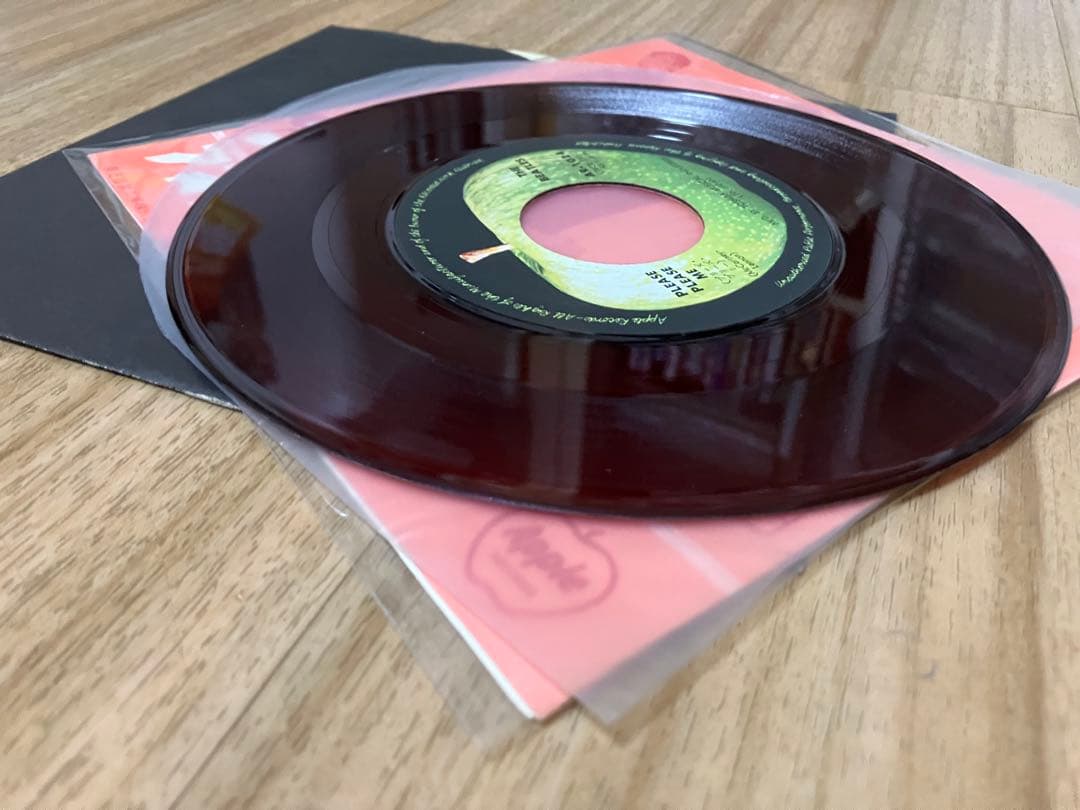珍アップル裏ジャケ　裏リンゴ印刷ズレ　綺麗な赤盤　プリーズプリーズミー
