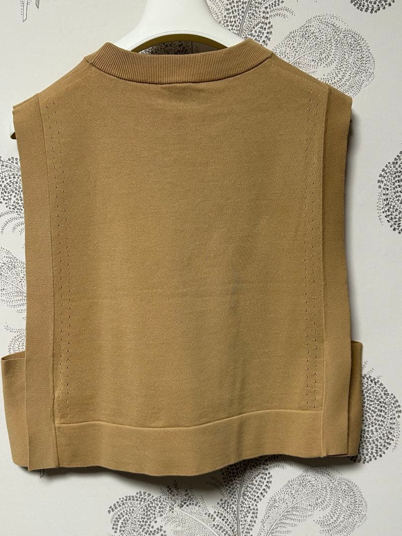 新品★ハイク(HYKE) CROPPED TOP SWEATER ★ベスト★F