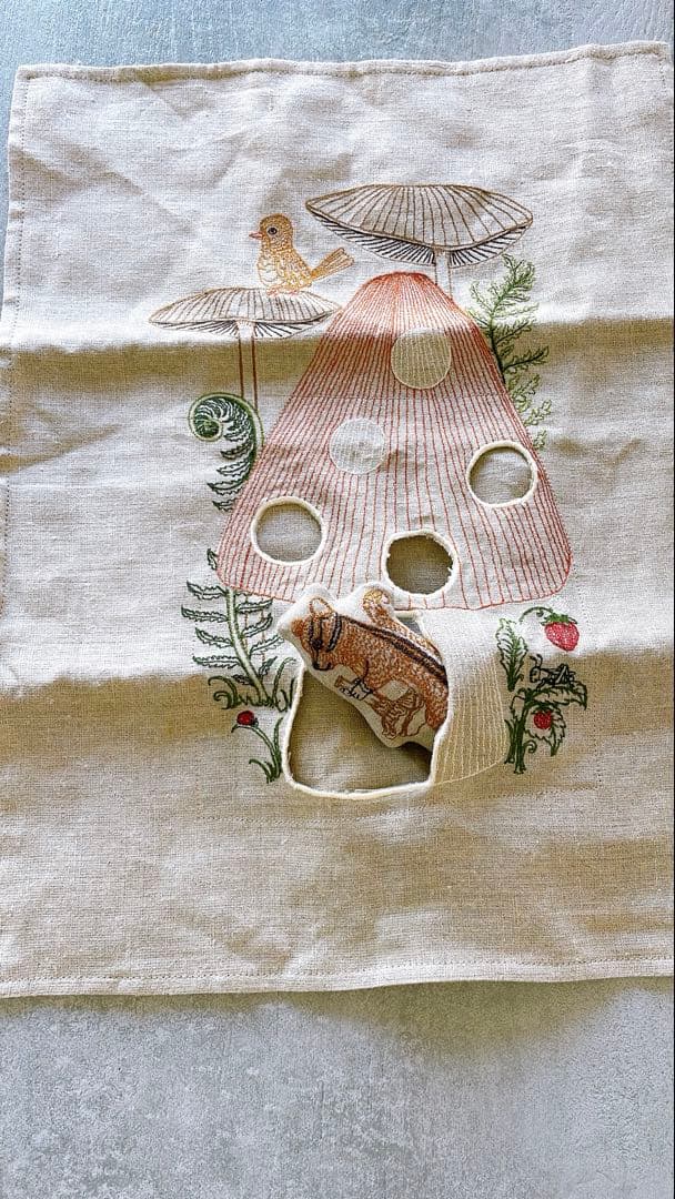 CORAL & TUSK キノコとリスのクッションカバー