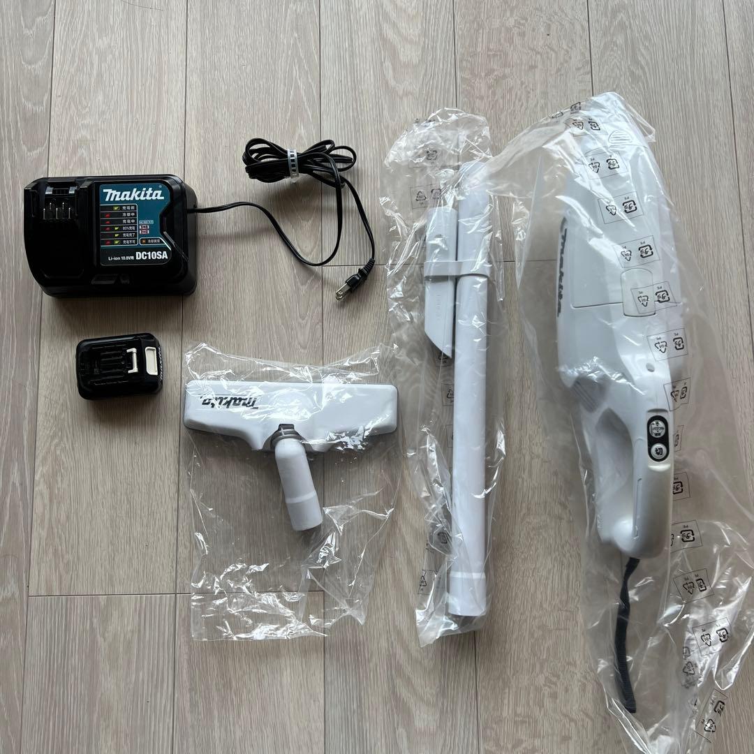 Makita CL107FD 充電式クリーナー 本体、充電器