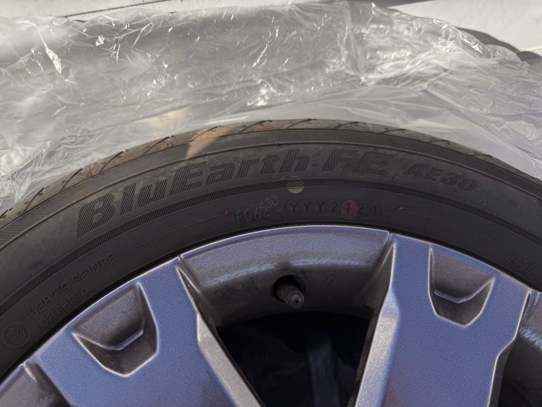 ダイハツタフト新車装着タイヤと純正ダーククロムホイールセット