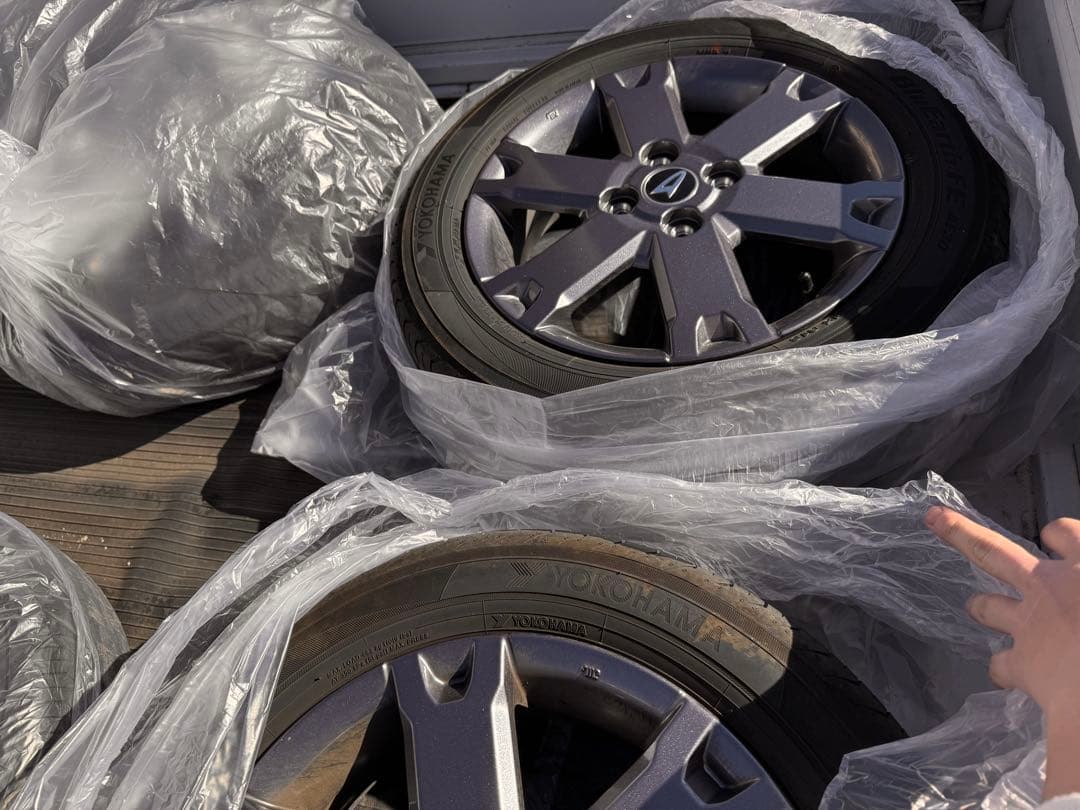 ダイハツタフト新車装着タイヤと純正ダーククロムホイールセット