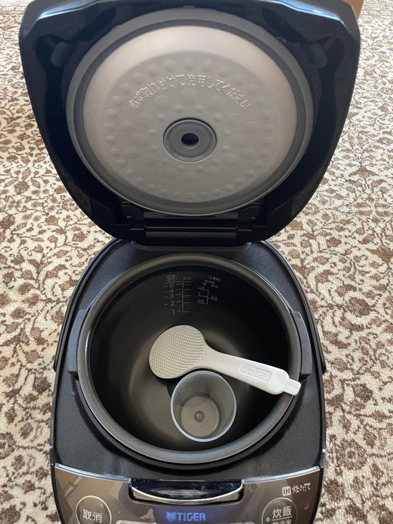 マ*ん様 TIGER IH炊飯器 炊きたて JKT-B3 ブラウン 5.5合炊き