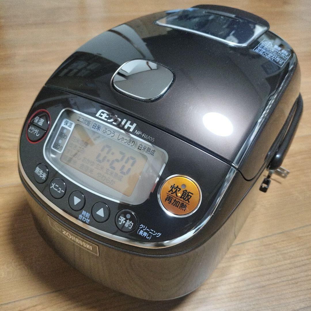 象印　ZOJIRUSHI　圧力IH炊飯ジャー 【極め炊き】2021年製　３合炊き