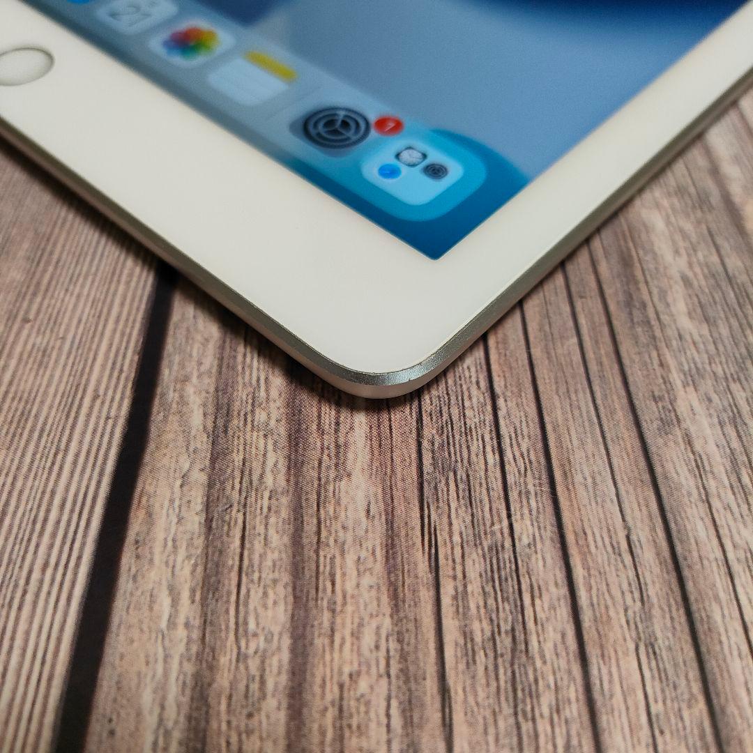 Apple iPad 第6世代 32GB SIMフリー シルバー