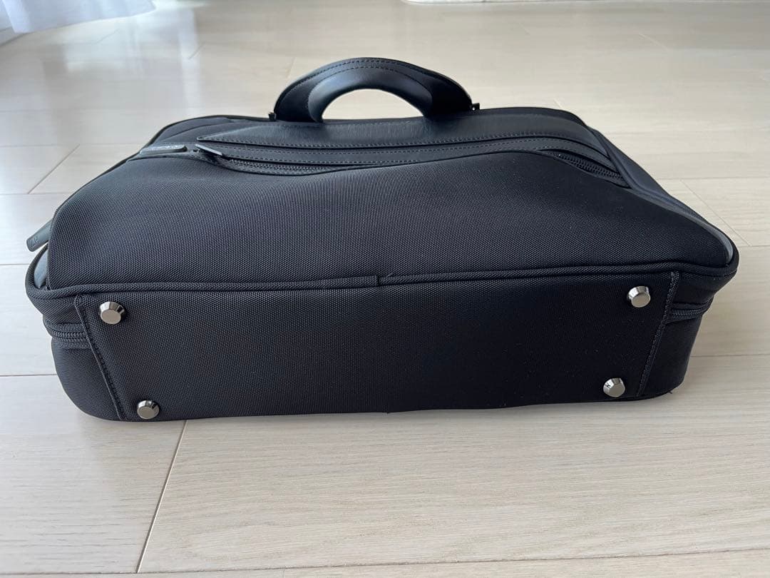 ZERO HALLIBURTON／ゼロハリバートン PRF 4 ビジネスバッグ