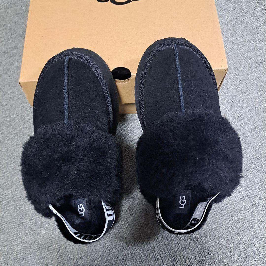 UGG ブラック スリッパサンダル