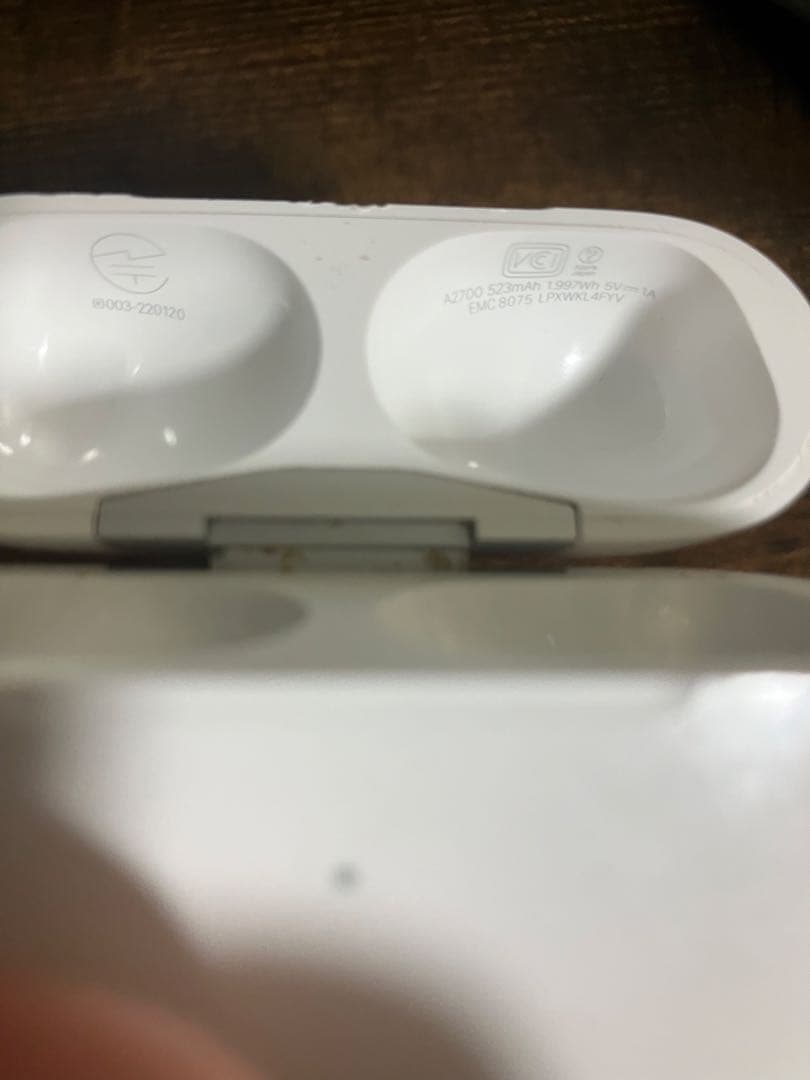 AirPods Pro2ホワイト 本体 充電ケース付き　lightning端子