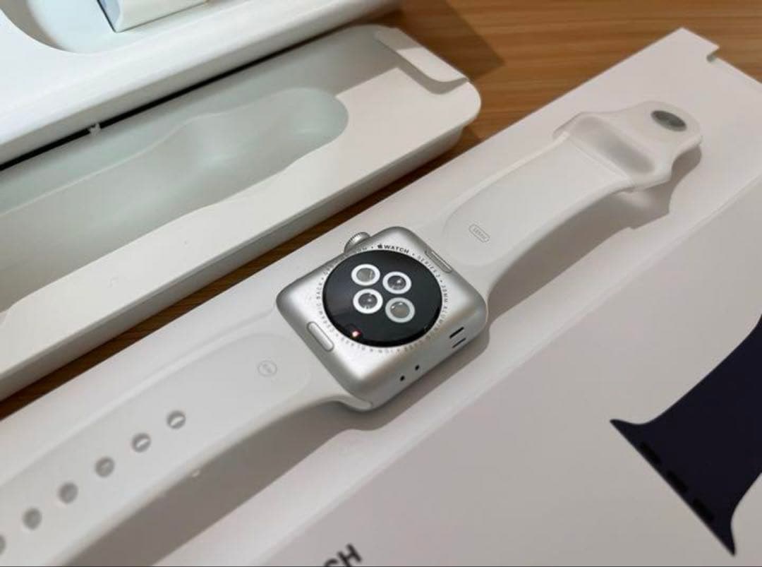 APPLE WATCH2 38mm ホワイト　交換ベルト付き