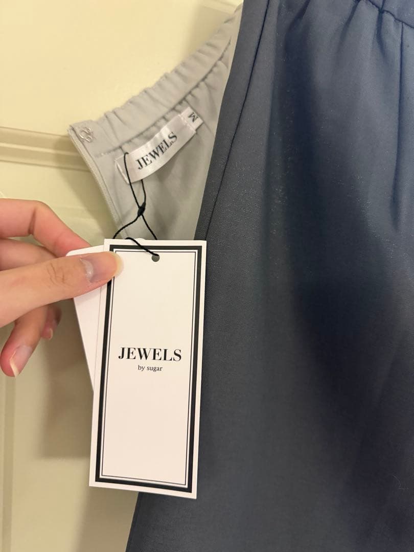 新品タグ付き‼️ クロスネックデザイン タイトスカートセットアップ