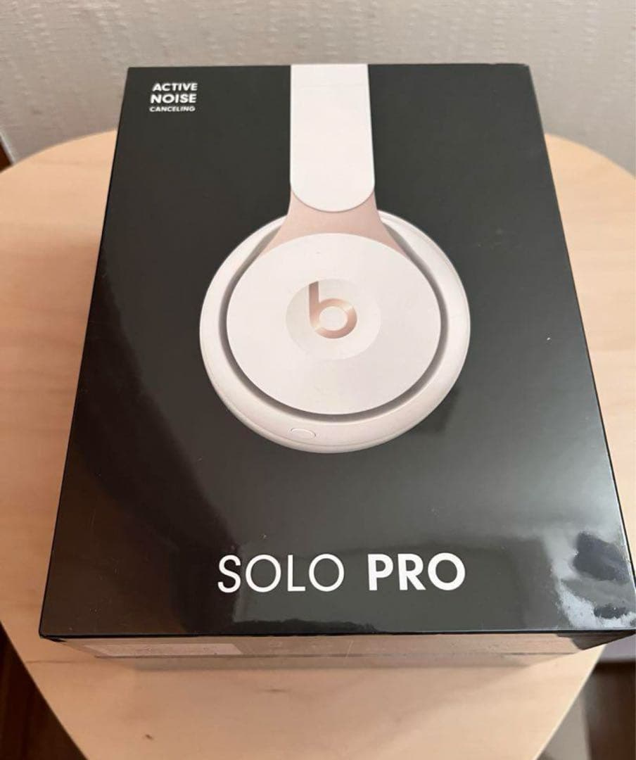 Beats SOLO PRO ワイヤレスノイズキャンセリングヘッドホン ホワイト