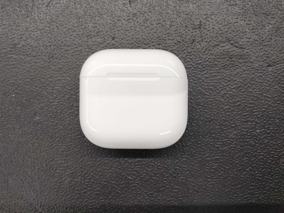 【ほぼ未使用】AirPods（第4世代）