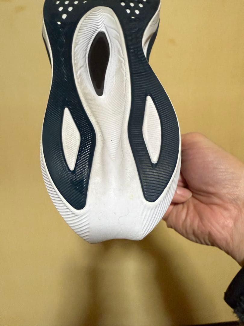 asics マジックスピード4 ネイビー/イエロー