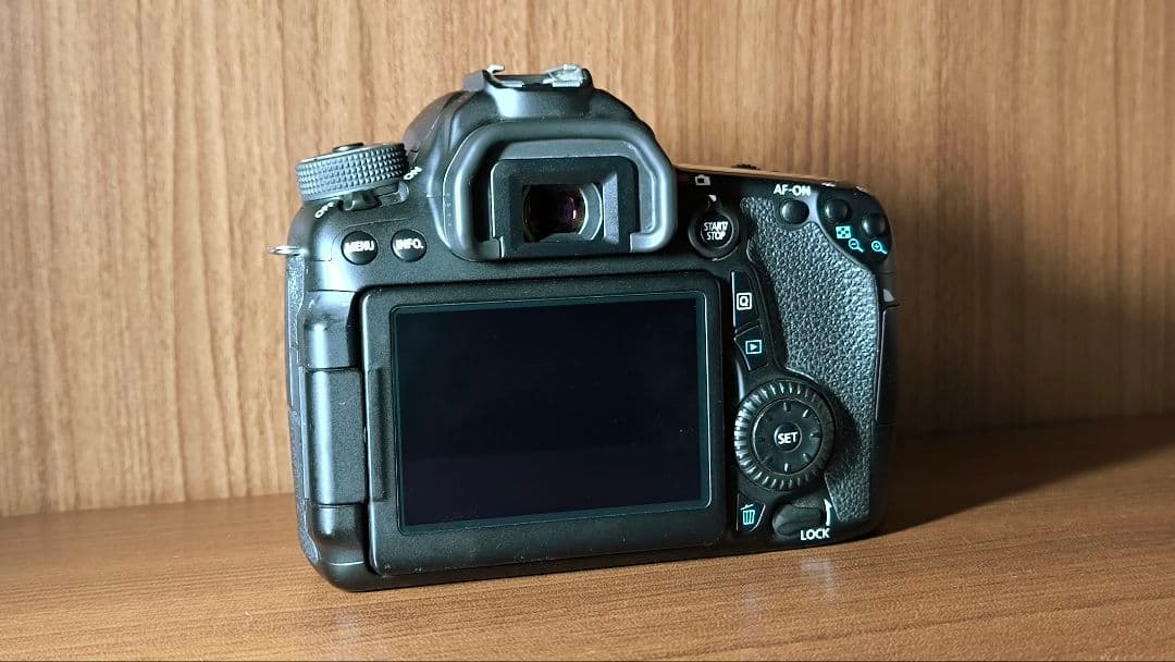 Canon EOS 70D 本体 (ジャンク)