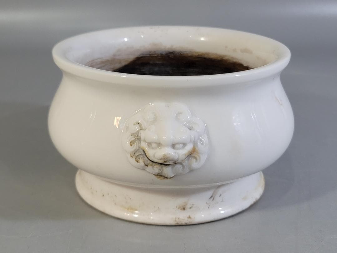 中国美術 明　徳化窯獅子耳香炉　何朝宗製銘 DT619