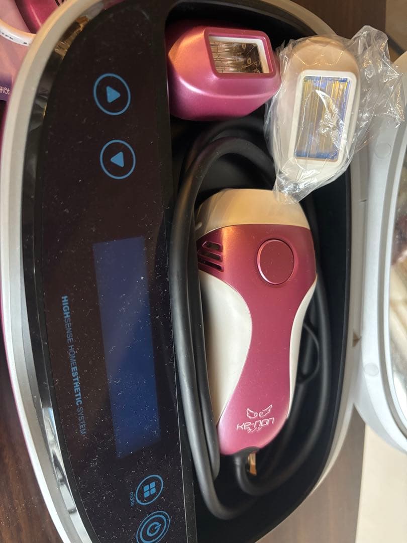 ケノン脱毛器 本体 + カートリッジ２つ＋新品3個