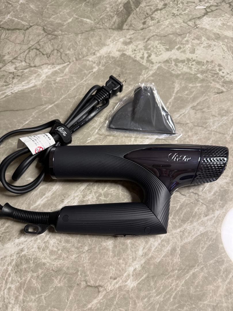 リファ ヘアドライヤー 黒 ノズル付き