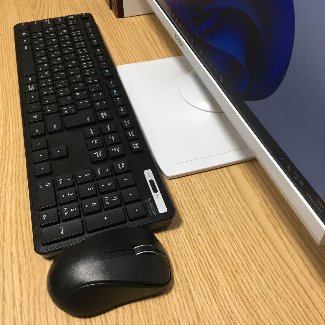 フルセット 富士通 Win11 快速i3 8Gメモリ SSD 23.8'モニター