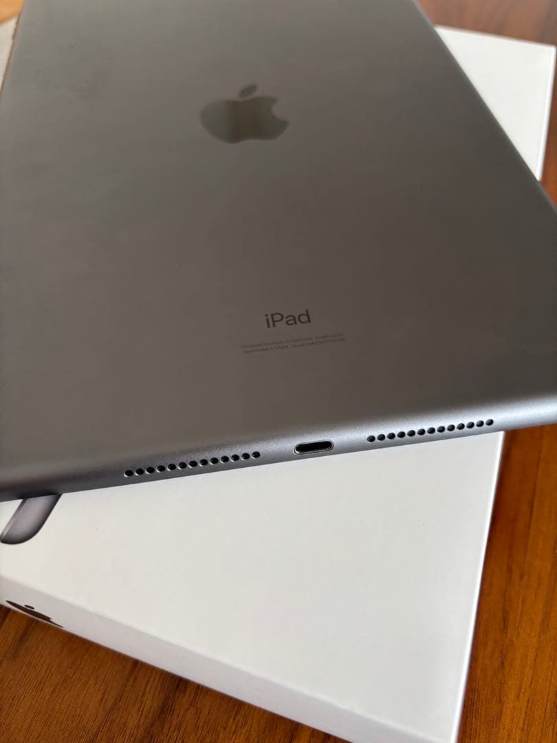 Apple iPad 第7世代　スペースグレイ　本体 箱 付属品未使用　極美品