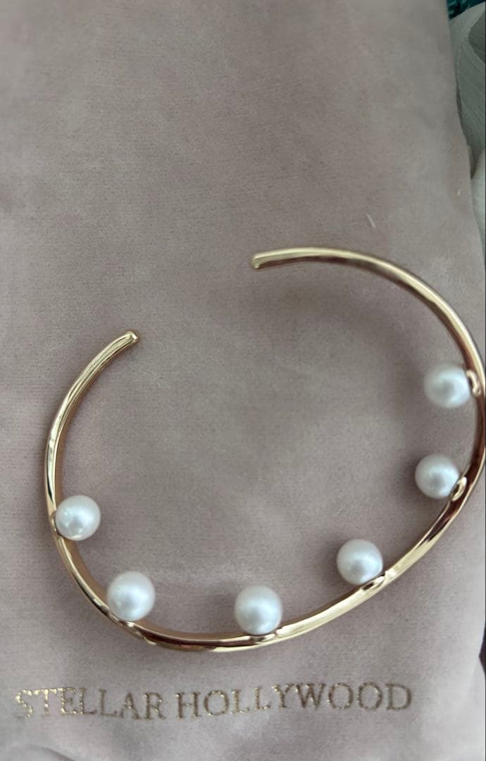 ステラハリウッド　インパールバングル(ゴールド) SAORIコラボ