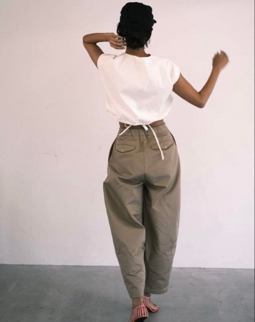 【新品】Nala コクーンチノパンツ　ベージュ　S