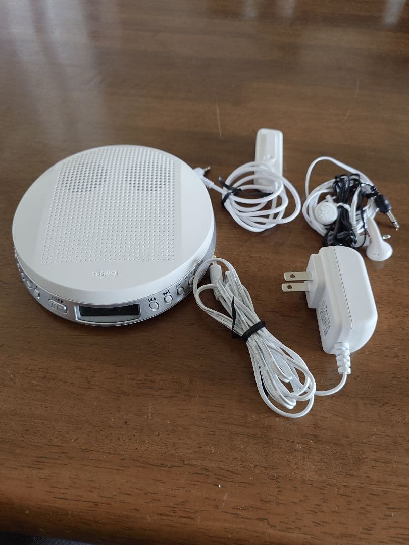 TOSHIBA ポータブルCDプレーヤー TY-P2