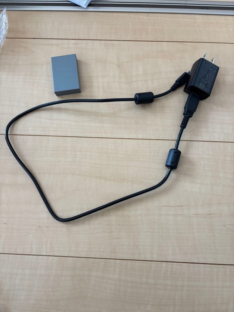 OLYMPUS E-M10 Mark IV ダブルレンズキット　カメラ　一眼