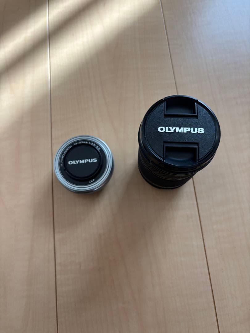 OLYMPUS E-M10 Mark IV ダブルレンズキット　カメラ　一眼