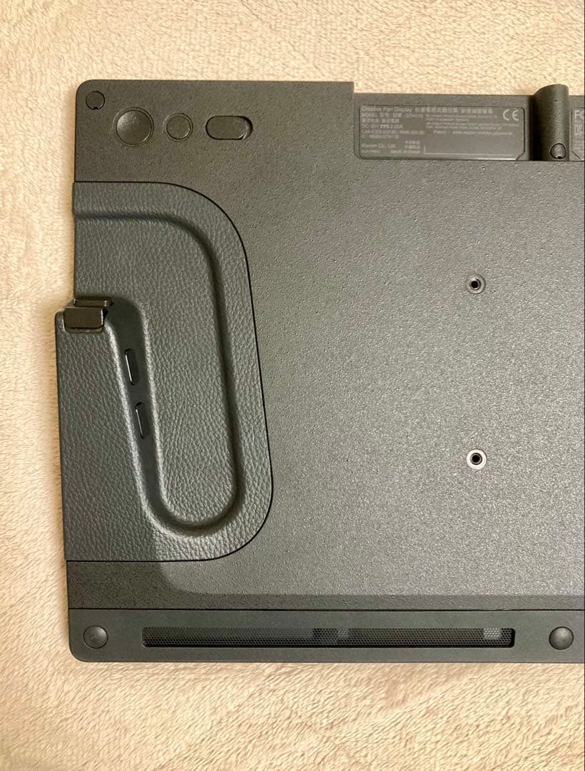 液タブ・ペンタブ Wacom cintiq pro 17