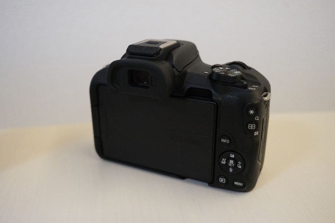 Canon EOS R50ダブルズームキット・RF16mm f2.8