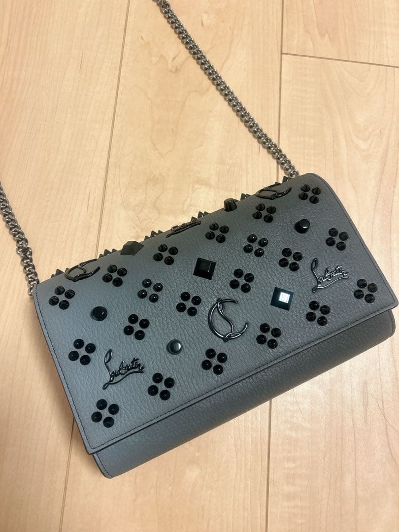 グレー レザー スタッズ クラッチバッグ