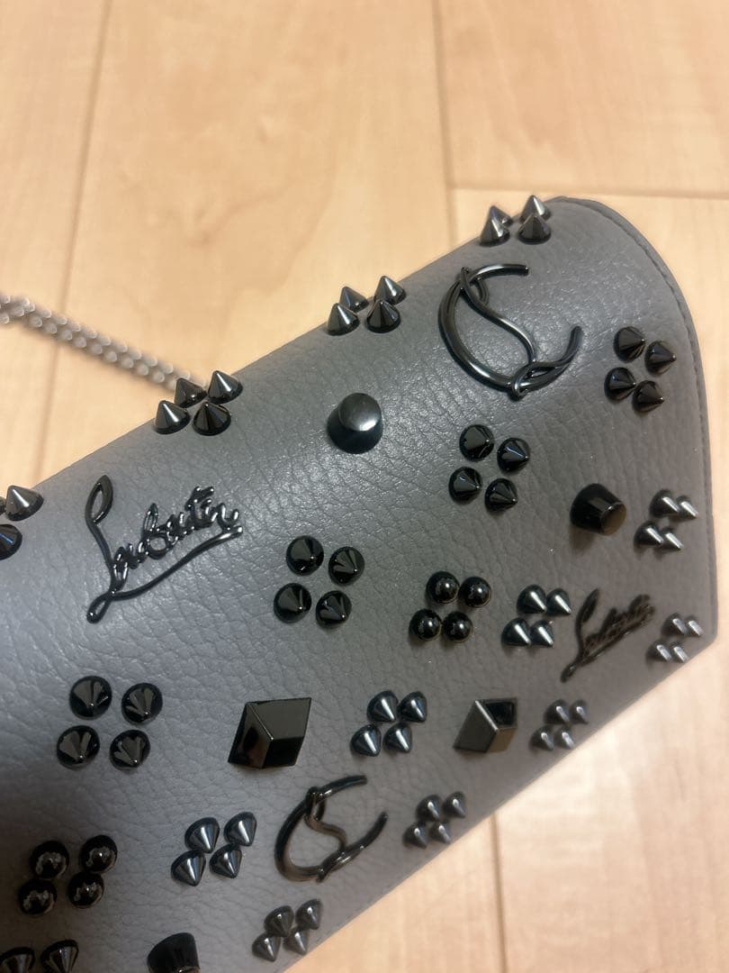 グレー レザー スタッズ クラッチバッグ