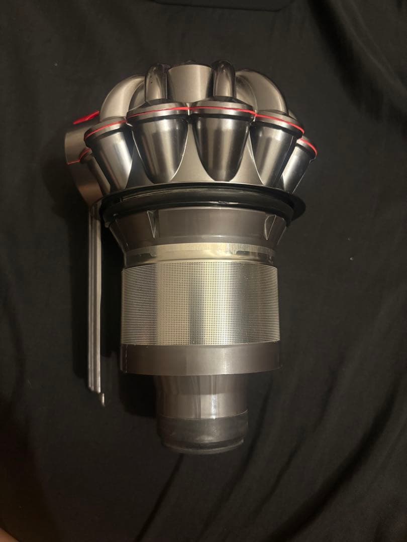 美品！洗浄済みだから、すぐ使えます！ガンメタリックの#ダイソン#V7セット