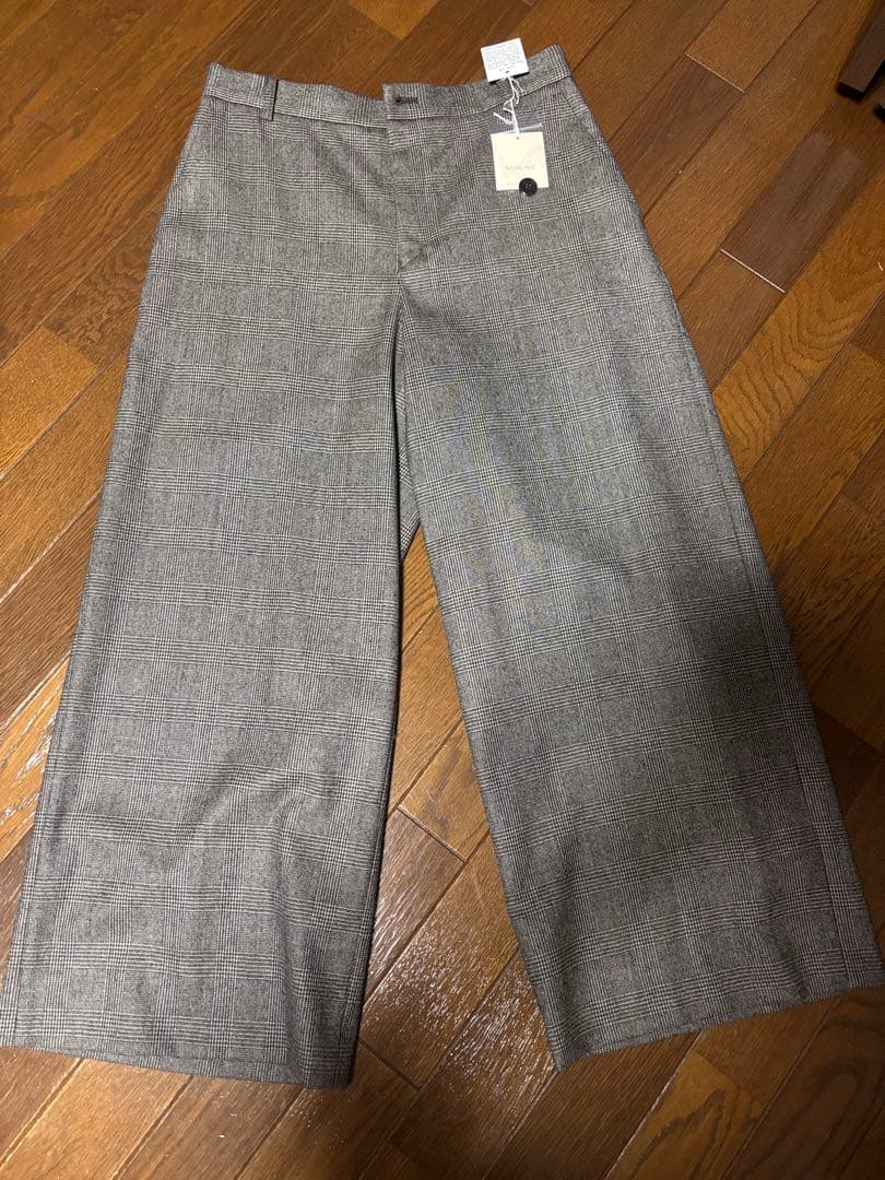 パパス今シーズンのタグ付きグレンチェックのパンツ