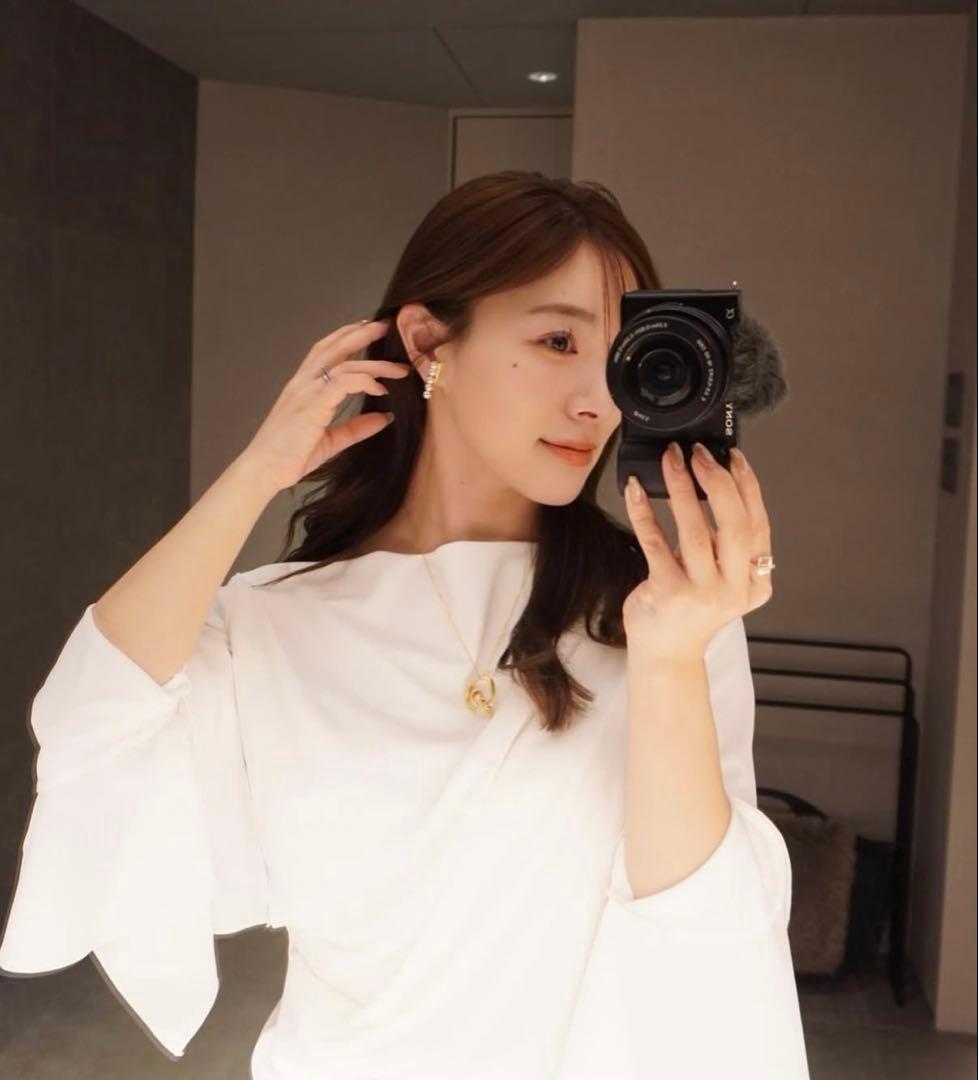 【新品タグ付き】Aimeine　ドレープネックカフススリーブトップス　エメイン