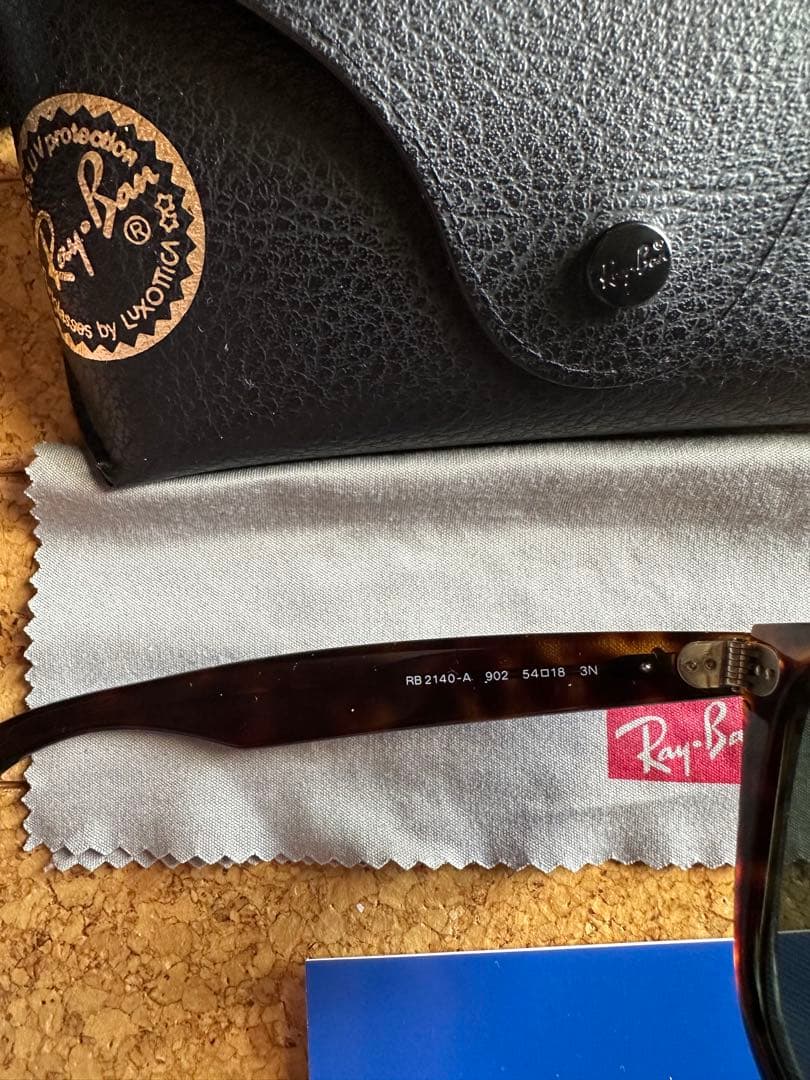 【新品同様】Ray-Ban WAYFARER RB2140-A 902　54