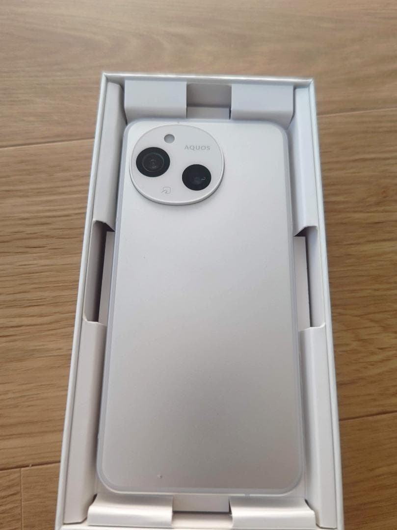 【美品】AQUOS sense9 ホワイト 8GB/256GB