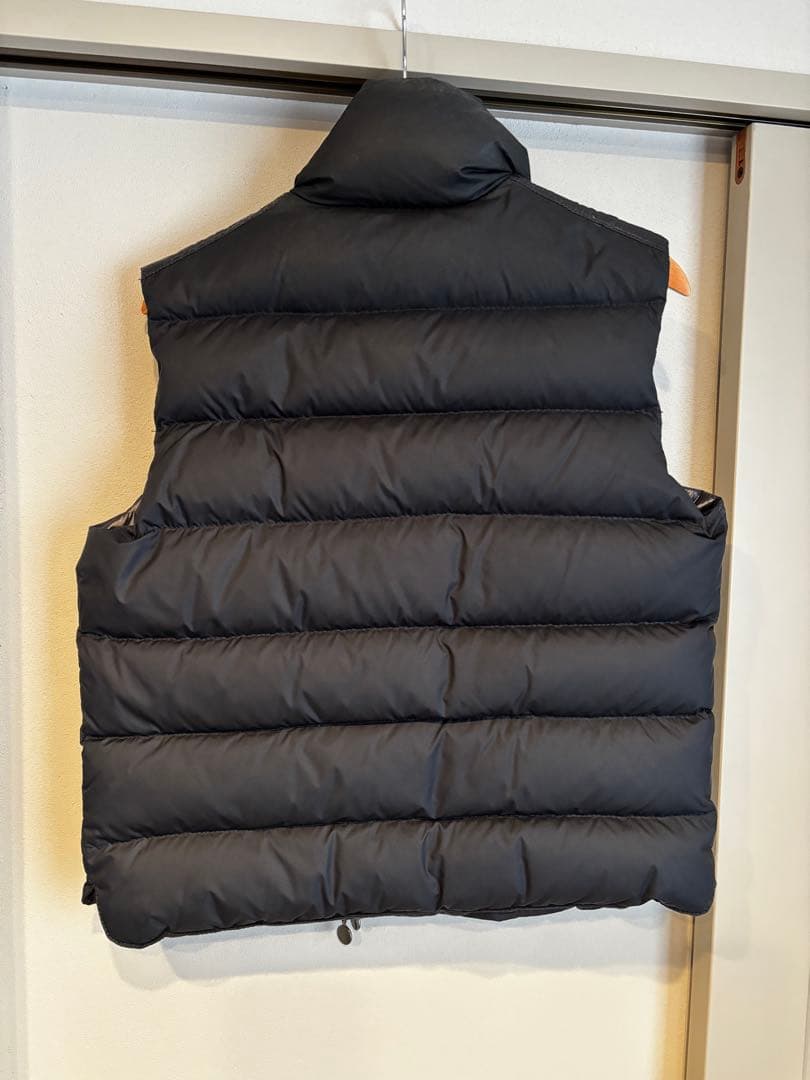 モンクレール ダウンベスト