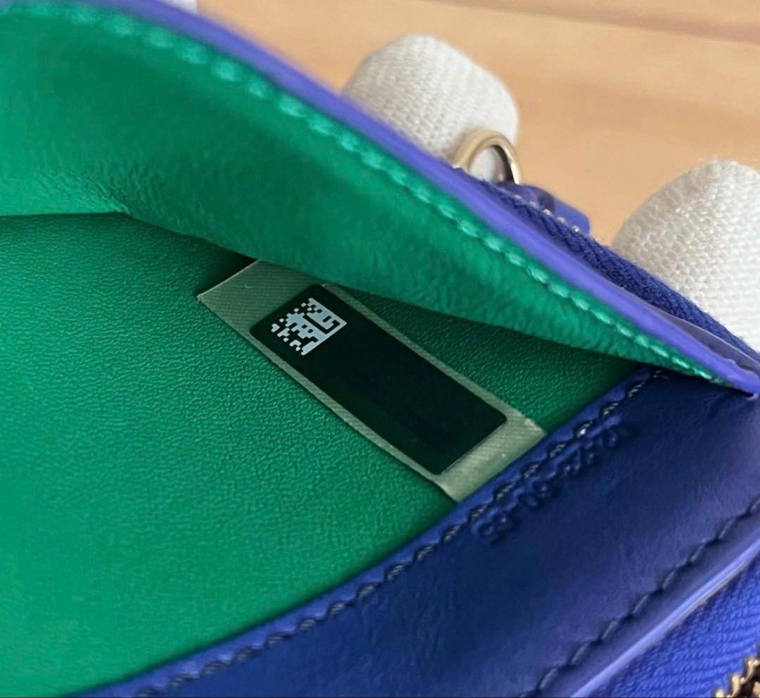 ほぼ新品　Chloe フラグメントケース小銭入れ ブルー レザー ロゴ