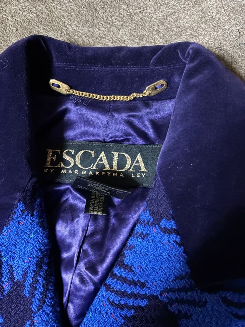 新品未使用ESCADA エスカーダ　ジャケット　レディース　36