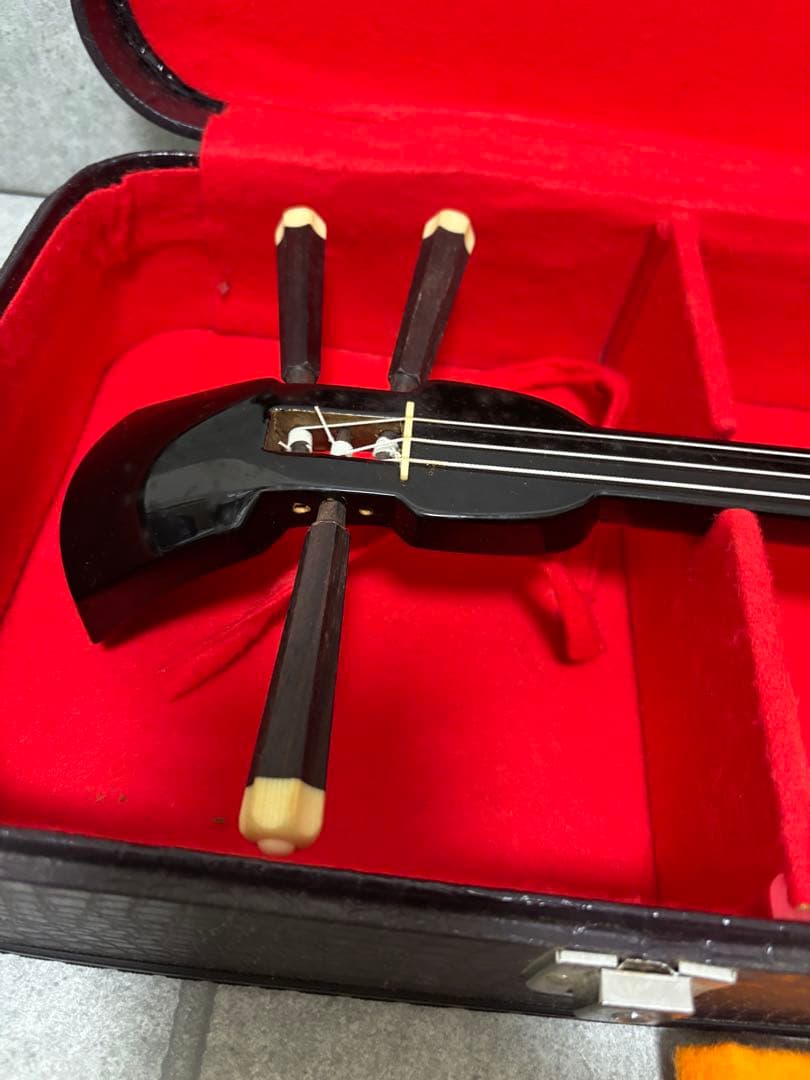 m*様 最終値下げ　希少　沖縄三線　ハードケース付き　弦楽器