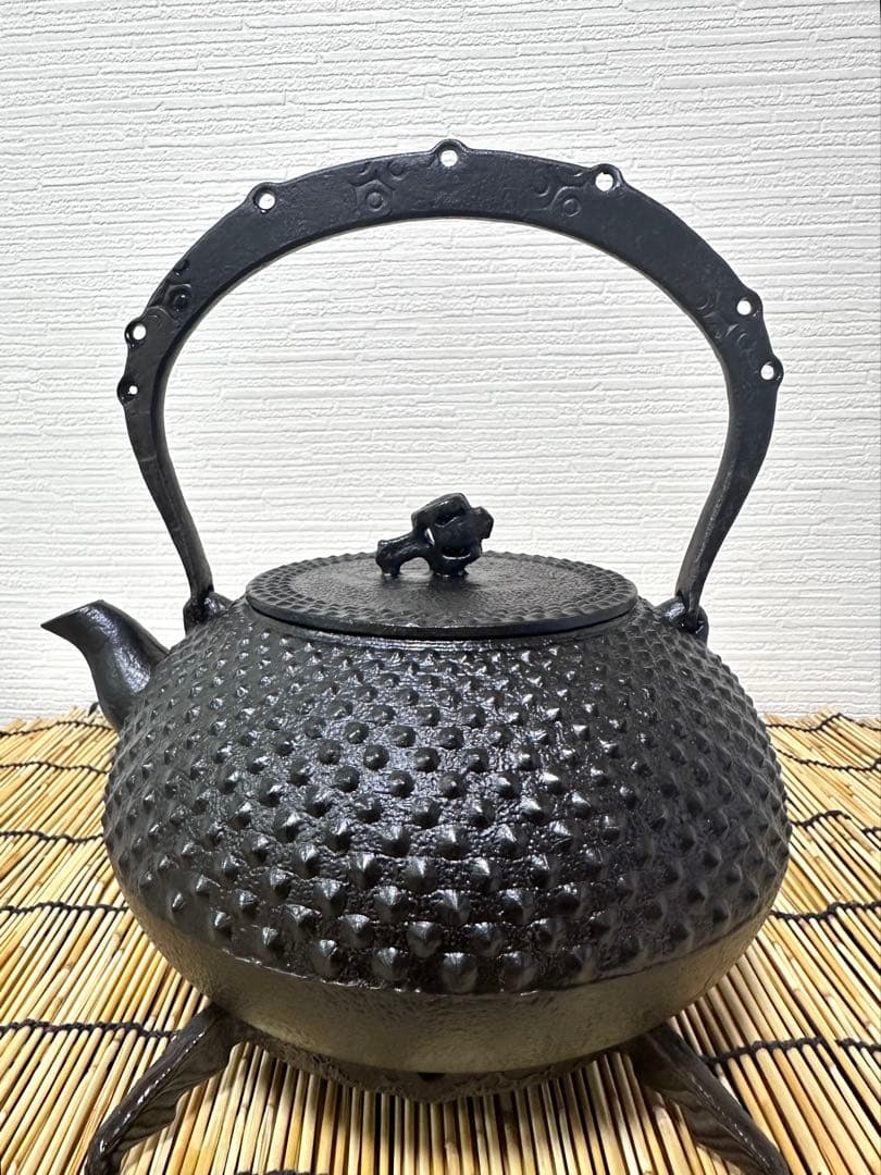 未使用、保管品　南部成龍堂鋳造所　斎峰　及川光正造　宝珠形馬蹄鉉　南部鉄瓶